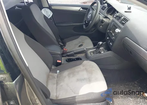 2017 Volkswagen Jetta 1.4T S z USA, uszkodzony, nr VIN 3VW2B7AJ4HM29871